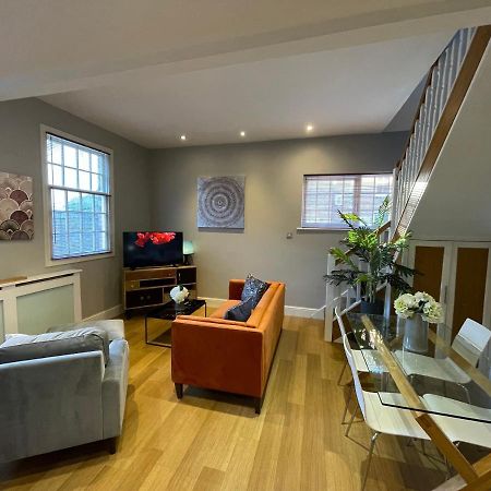 レミントンスパー Luxury 3-Bed Victorian Townhouse Hosted By Hutch Lifestyleヴィラ エクステリア 写真