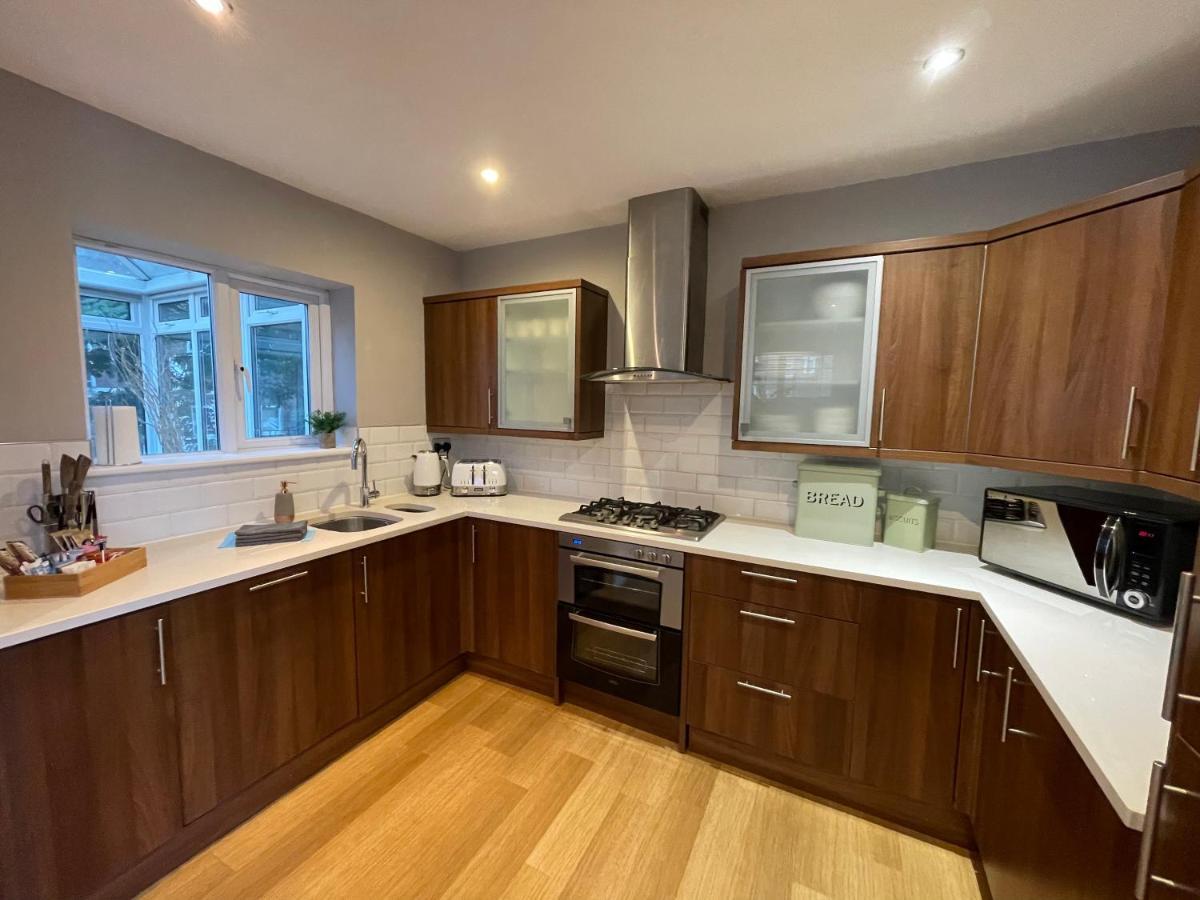 レミントンスパー Luxury 3-Bed Victorian Townhouse Hosted By Hutch Lifestyleヴィラ エクステリア 写真
