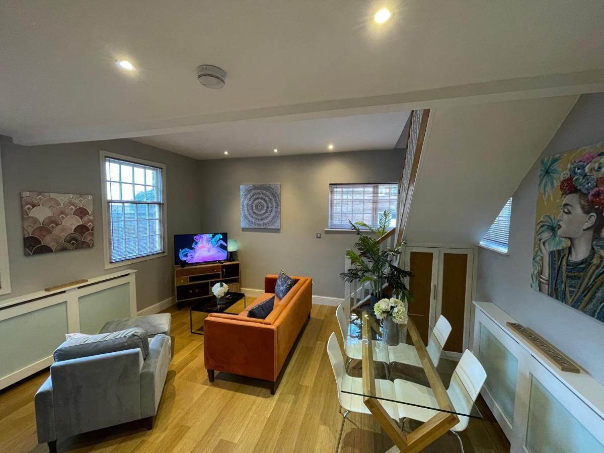 レミントンスパー Luxury 3-Bed Victorian Townhouse Hosted By Hutch Lifestyleヴィラ エクステリア 写真