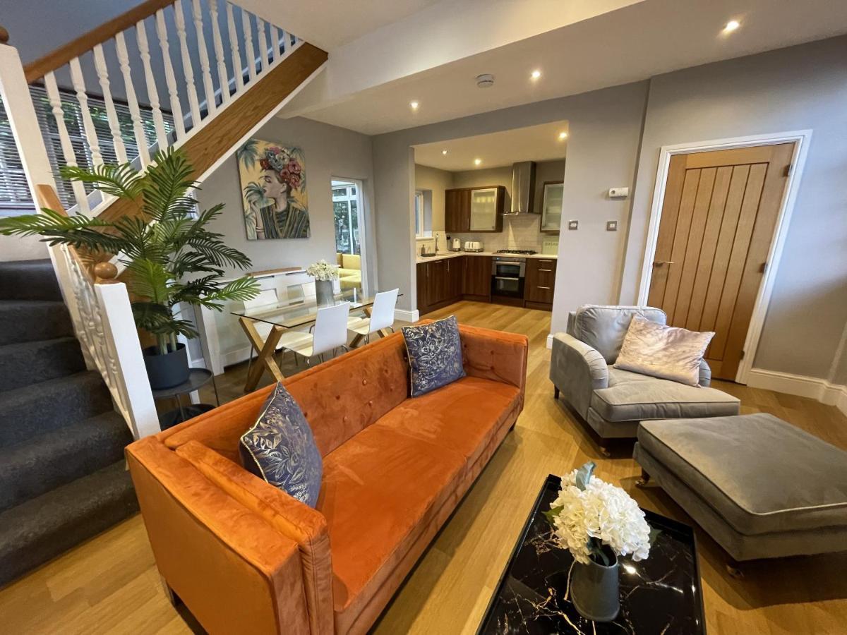 レミントンスパー Luxury 3-Bed Victorian Townhouse Hosted By Hutch Lifestyleヴィラ エクステリア 写真