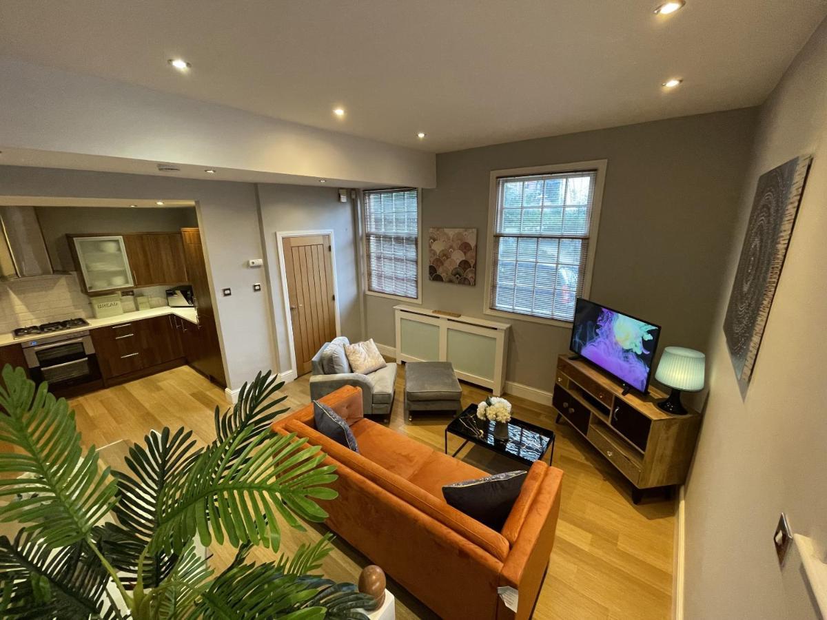 レミントンスパー Luxury 3-Bed Victorian Townhouse Hosted By Hutch Lifestyleヴィラ エクステリア 写真